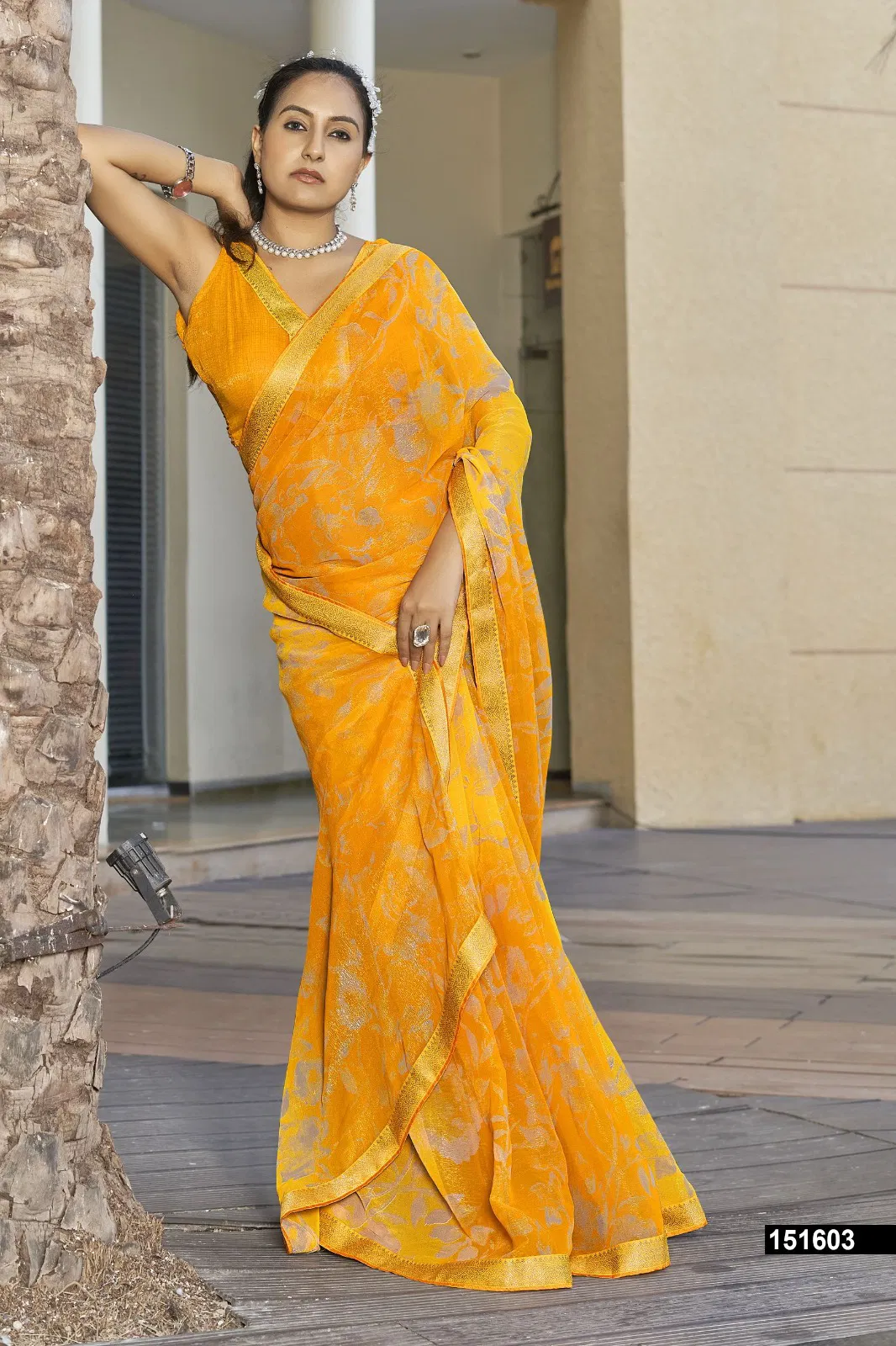 Vikanshi By Vallabhi Chiffon Floral Printed Daily Wear Saree Wholsale Online